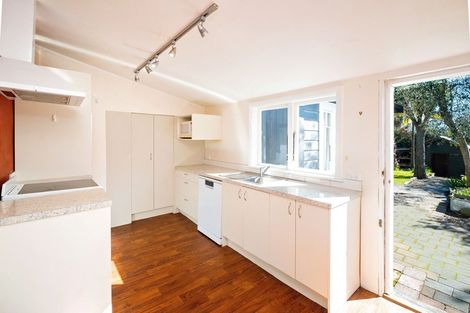 Photo of property in 35 Napier Terrace, Hospital Hill, Napier, 4110