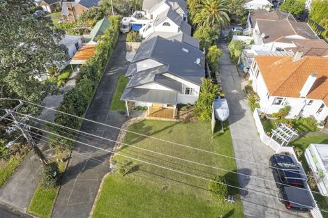 Photo of property in 1/49 Sale Street, Cockle Bay, Auckland, 2014