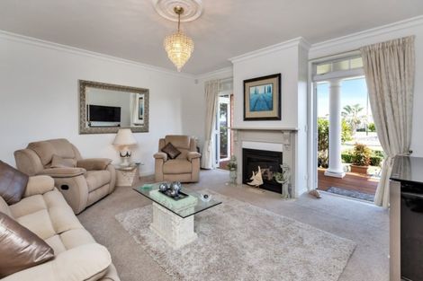 Photo of property in 2 O'farrell Drive, One Tree Point, 0118