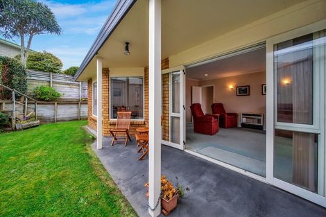 Photo of property in 2/197 Mangorei Road, Merrilands, New Plymouth, 4312