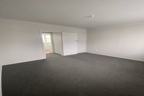 Photo of property in 17 Karaka Crescent, Levin, 5510