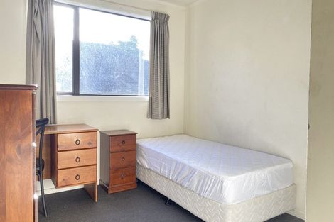 Photo of property in 8b Schnapper Rock Road, Schnapper Rock, Auckland, 0632