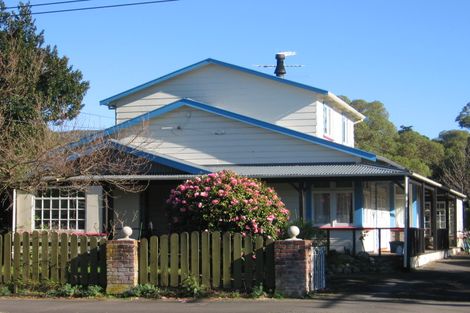 Photo of property in 12 Wallace Street, Featherston, 5710