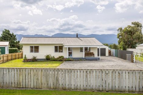 Photo of property in 89 Lake Ferry Road, Lake Ferry, Featherston, 5772