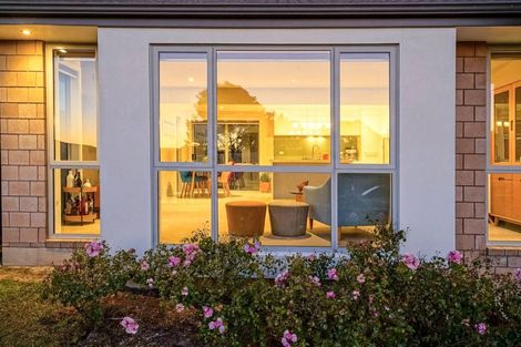 Photo of property in 79 Tiriwa Drive, Massey, Auckland, 0614