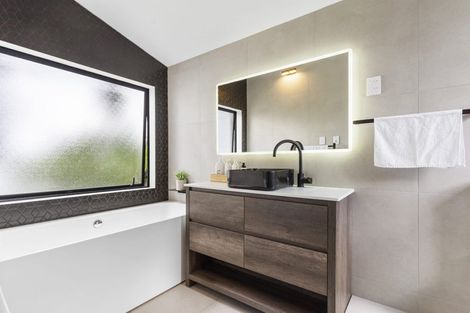 Photo of property in 155 Pah Road, Cockle Bay, Auckland, 2014