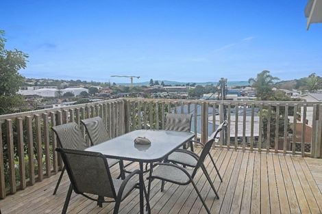 Photo of property in 18 Glencoe Road, Browns Bay, Auckland, 0630