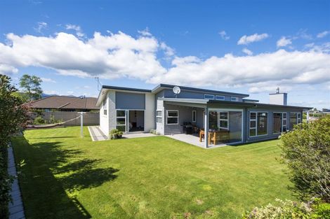 Photo of property in 40 Okarito Avenue, Levin, 5510