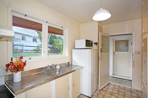 Photo of property in 13 Totara Street, Waiuku, 2123