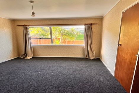 Photo of property in 11a De Val Drive, Titirangi, Auckland, 0604