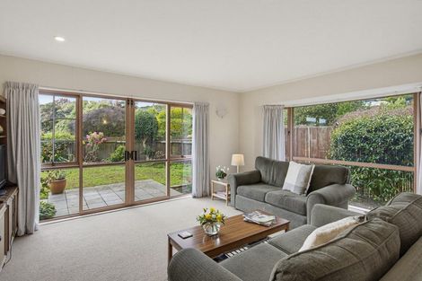 Photo of property in 15a Te Maku Grove, Waikanae, 5036