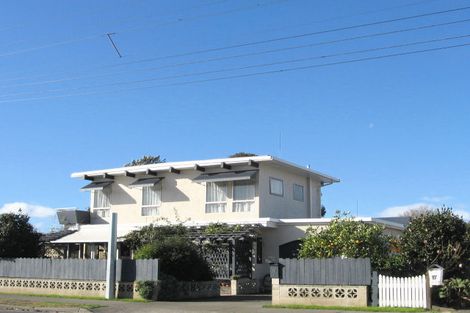 Photo of property in 2/19 Church Road, Taradale, Napier, 4112