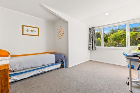 Photo of property in 15a Whangaparaoa Road, Red Beach, 0932