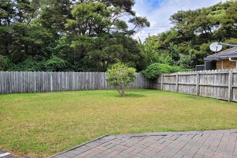 Photo of property in 14 Lanier Place, Glendene, Auckland, 0602