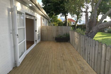 Photo of property in 2/4 Sydney Street, Hauraki, Auckland, 0622