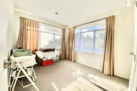 Photo of property in 4 Luna Place, Henderson, Auckland, 0612