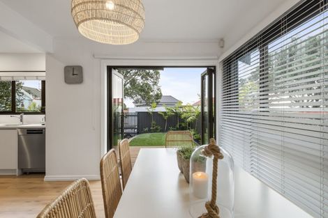 Photo of property in 1/92 Victoria Road, Devonport, Auckland, 0624