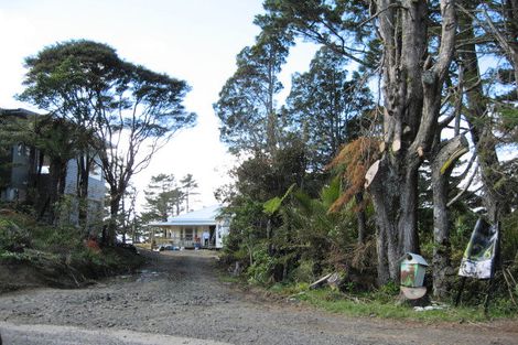 Photo of property in 226-228 Forest Road, Waiatarua, Auckland, 0612