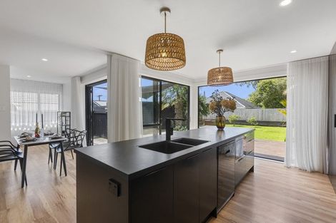 Photo of property in 145 Seaview Road, Westown, New Plymouth, 4310