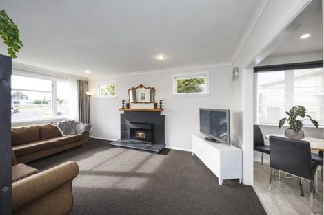 Photo of property in 8 Leigh Place, Awapuni, Palmerston North, 4412
