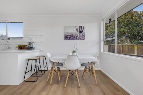 Photo of property in 3 Pukeroa Place, Papakura, 2110