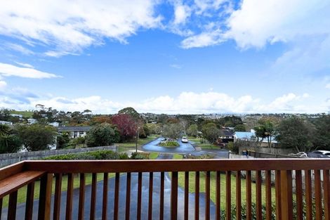 Photo of property in 25 Peterhouse Place, West Harbour, Auckland, 0618