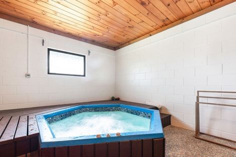 Photo of property in 5 Aries Place, Kawaha Point, Rotorua, 3010