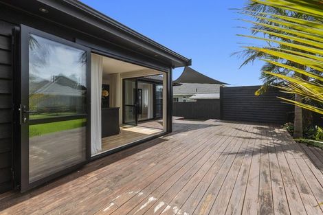 Photo of property in 145 Seaview Road, Westown, New Plymouth, 4310
