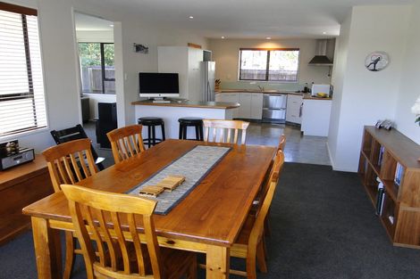 Photo of property in 32 Coates Place, Rangiora, 7400