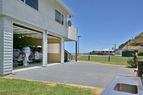 Photo of property in 6 Argyle Street, Mahia, 4198
