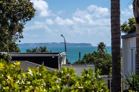 Photo of property in 4/72 Kitchener Road, Milford, Auckland, 0620