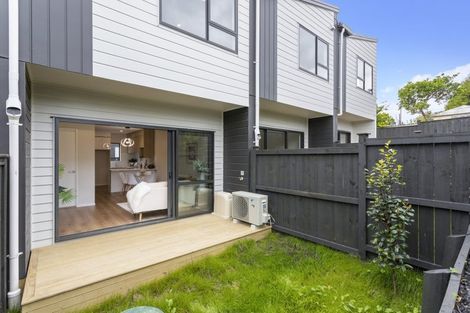 Photo of property in 8/10 Newington Road, Henderson, Auckland, 0612