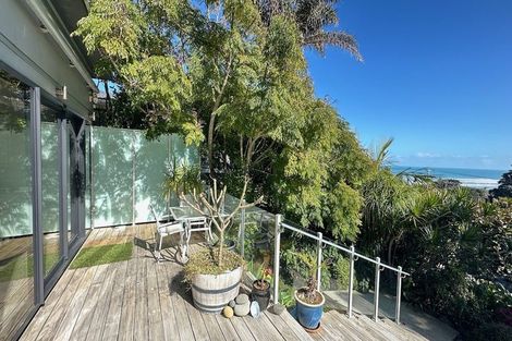 Photo of property in 22 Domain Crescent, Muriwai, Waimauku, 0881