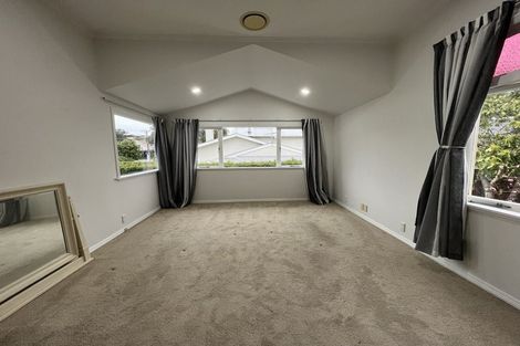Photo of property in 120 Wheturangi Road, Greenlane, Auckland, 1051