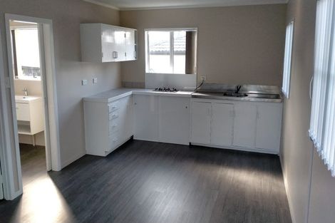 Photo of property in 66 Golf Road, New Lynn, Auckland, 0600