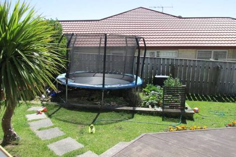 Photo of property in 1 Greenstone Place, Aotea, Porirua, 5024