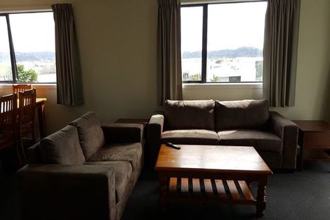 Photo of property in 8b Schnapper Rock Road, Schnapper Rock, Auckland, 0632