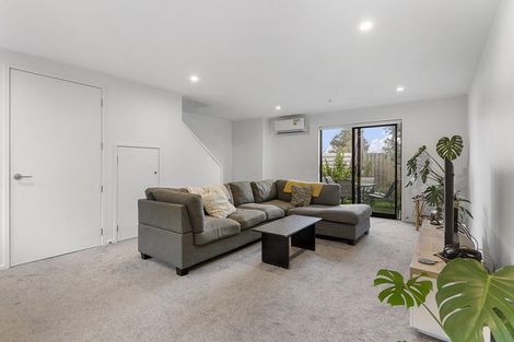 Photo of property in 52e Vodanovich Road, Te Atatu South, Auckland, 0610