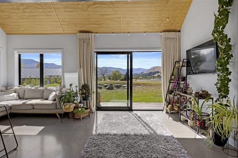 Photo of property in 14 Sherwood Court, Lower Shotover, Queenstown, 9371