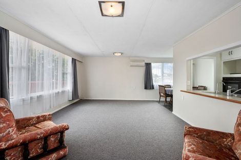 Photo of property in 211 Balmoral Drive, Tokoroa, 3420