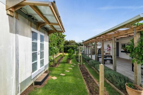 Photo of property in 16 Ponderosa Place, Opunake, 4616