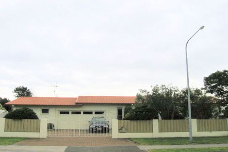 Photo of property in 97 Dickson Road, Papamoa Beach, Papamoa, 3118