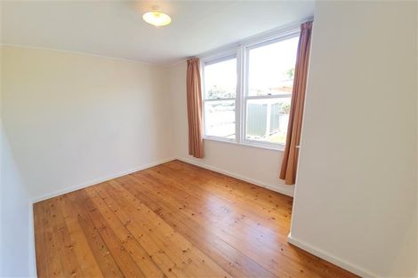 Photo of property in 11a Forth Terrace, Roslyn, Palmerston North, 4414