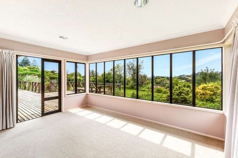 Photo of property in 114b Riversdale Drive, Merrilands, New Plymouth, 4312