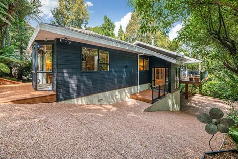 Photo of property in 22 Waima Crescent, Titirangi, Auckland, 0604