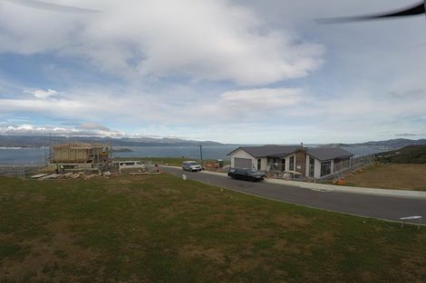 Photo of property in 16 Promontory Crescent, Newlands, Wellington, 6037