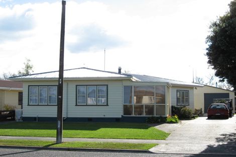 Photo of property in 52 Clarence Cox Crescent, Pirimai, Napier, 4112