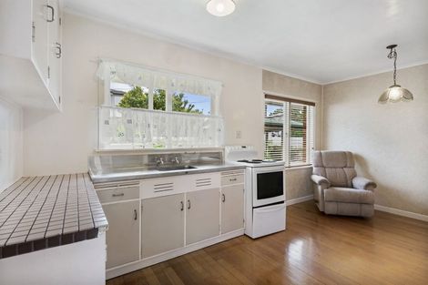 Photo of property in 2/10 Merriefield Avenue, Forrest Hill, Auckland, 0620
