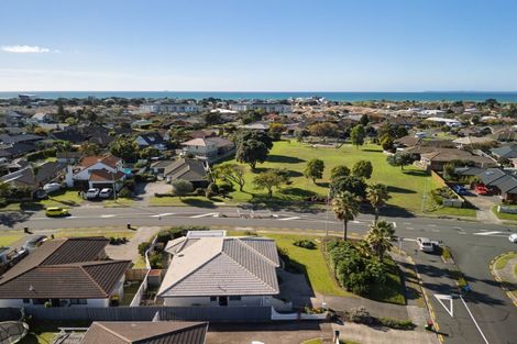 Photo of property in 2 Lotus Avenue, Mount Maunganui, 3116