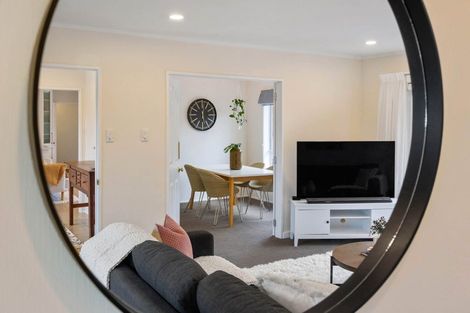 Photo of property in 6 Camira Place, Botany Downs, Auckland, 2010